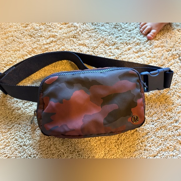 lululemon athletica Belt Bag - Red and Black Camouflage - Picture 1 of 2